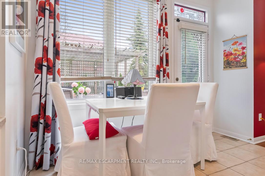 1211 BARR CRESCENT, Milton (BE Beaty), Ontario, L9T6X6 — Photo 20