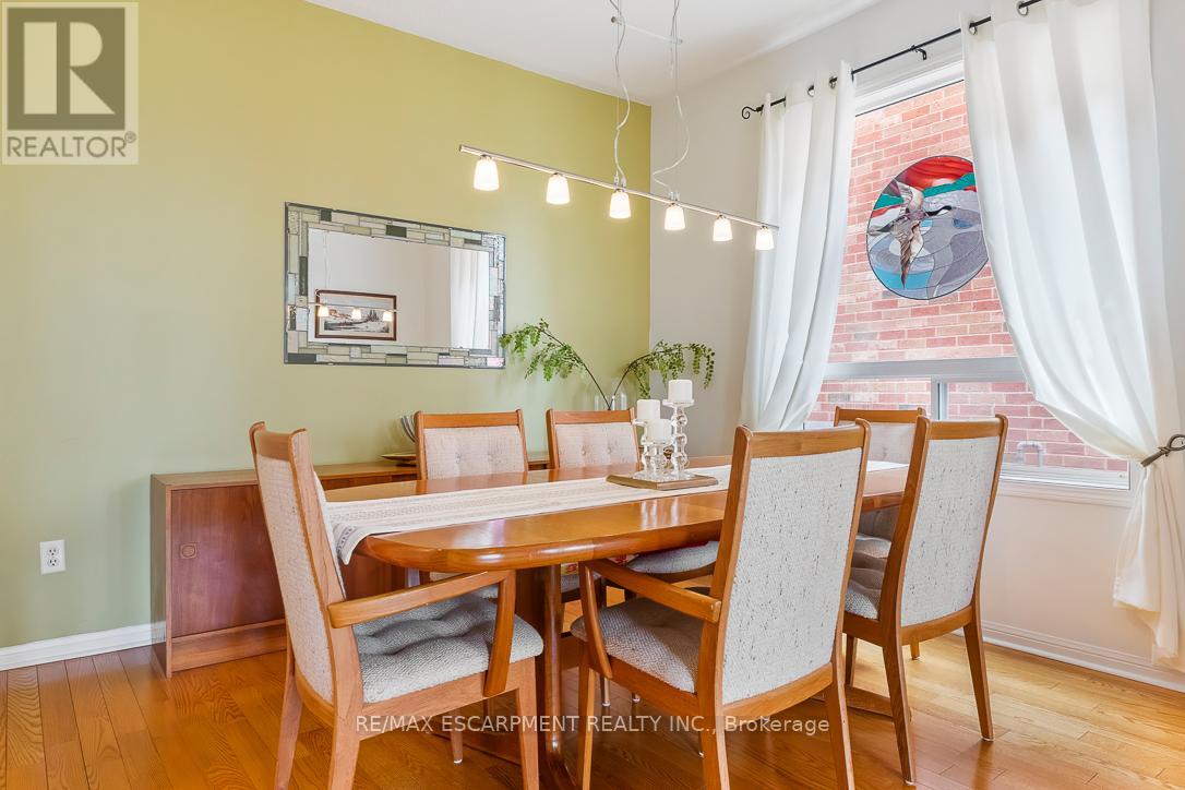 1211 BARR CRESCENT, Milton (BE Beaty), Ontario, L9T6X6 — Photo 8