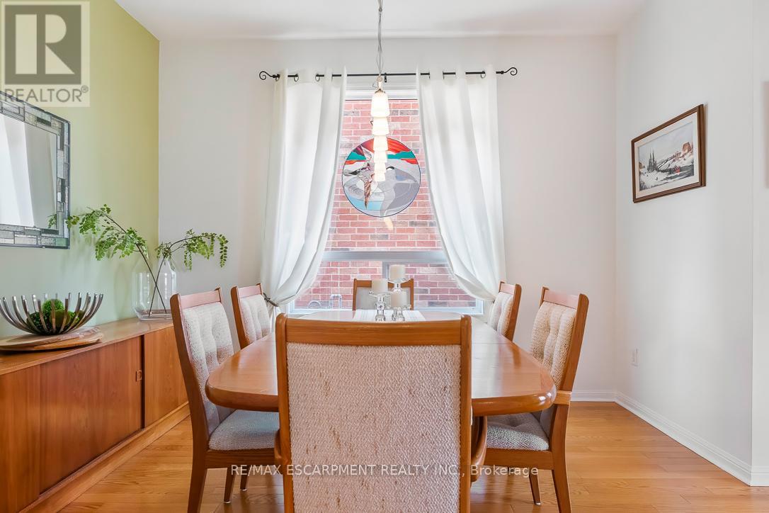 1211 BARR CRESCENT, Milton (BE Beaty), Ontario, L9T6X6 — Photo 9