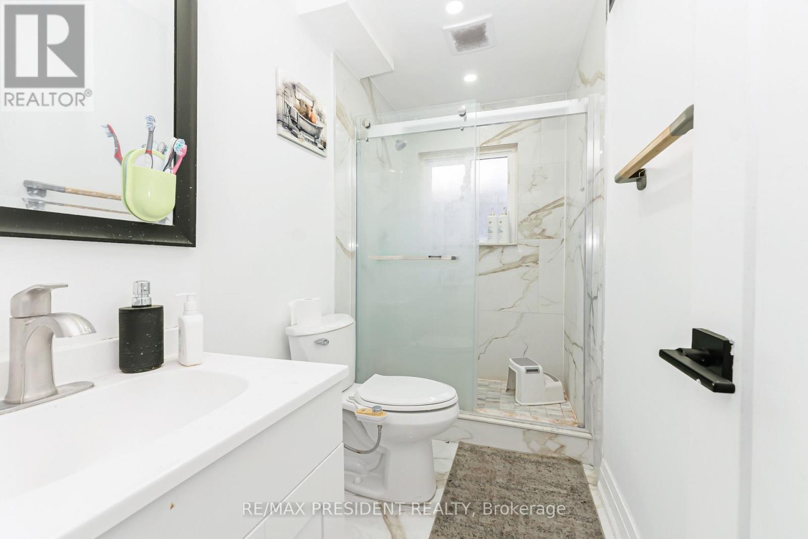 384 CENTRE STREET N, Brampton (Brampton North), Ontario, L6V3L6 — Photo 19