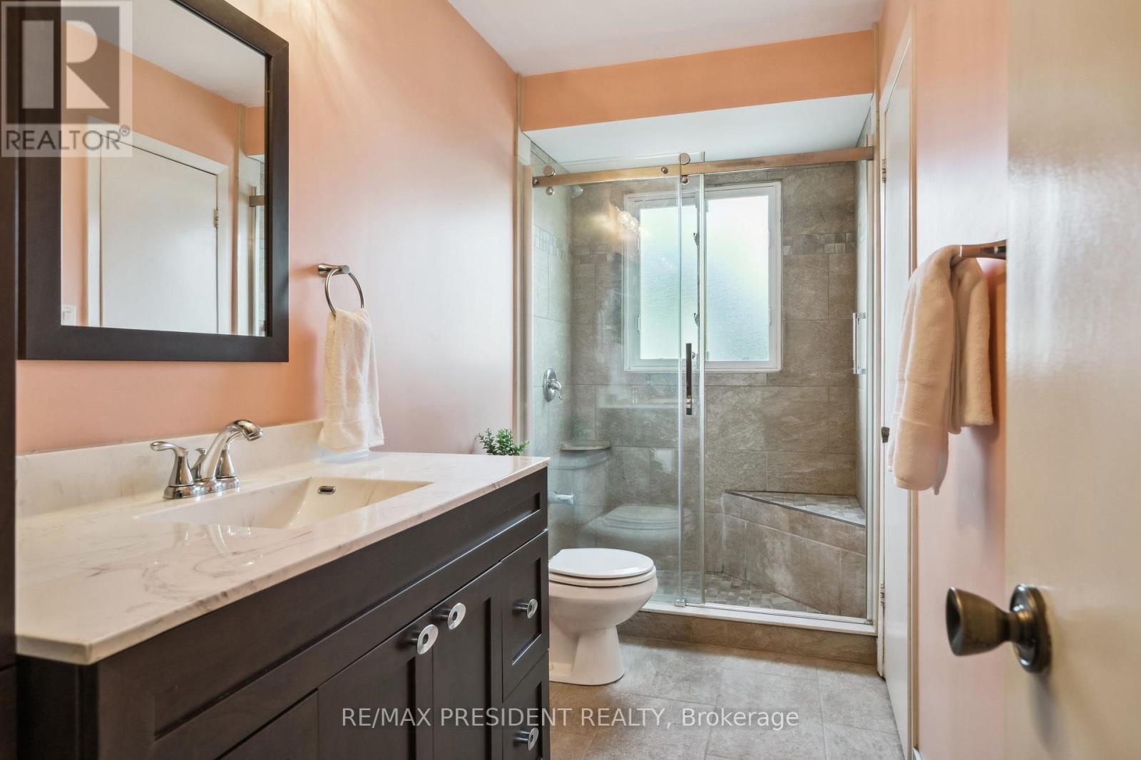 384 CENTRE STREET N, Brampton (Brampton North), Ontario, L6V3L6 — Photo 21