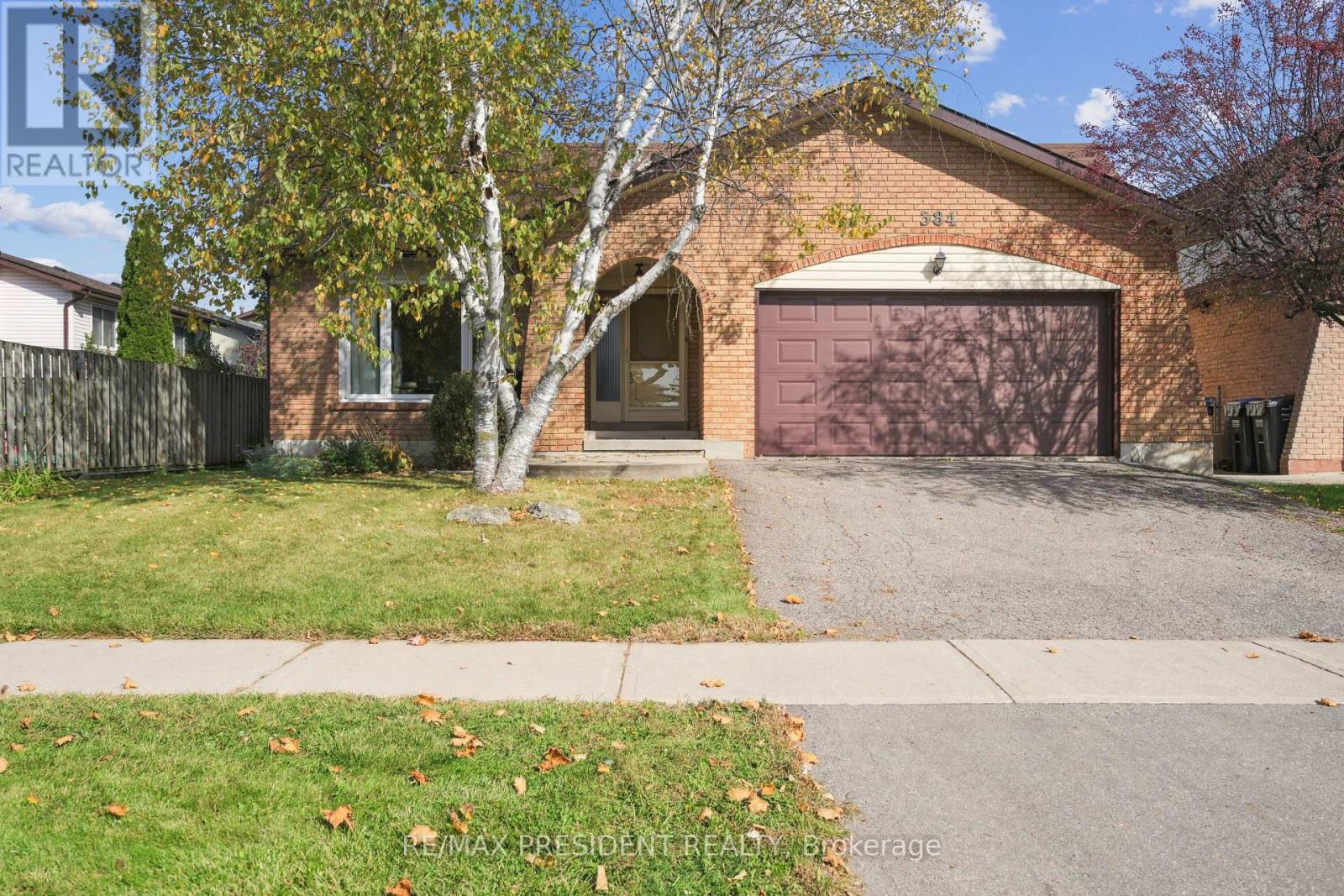 384 CENTRE STREET N, Brampton (Brampton North), Ontario, L6V3L6 — Photo 3