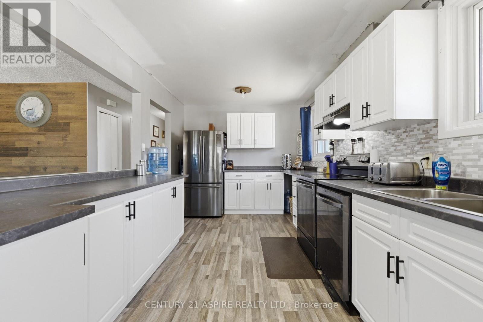 93 FRONTENAC CRESCENT, Deep River, Ontario, K0J1P0 — Photo 15