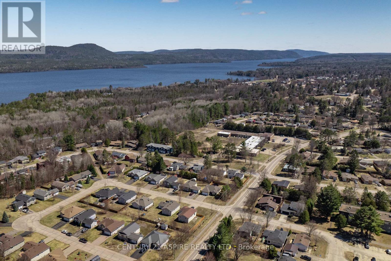 93 FRONTENAC CRESCENT, Deep River, Ontario, K0J1P0 — Photo 45