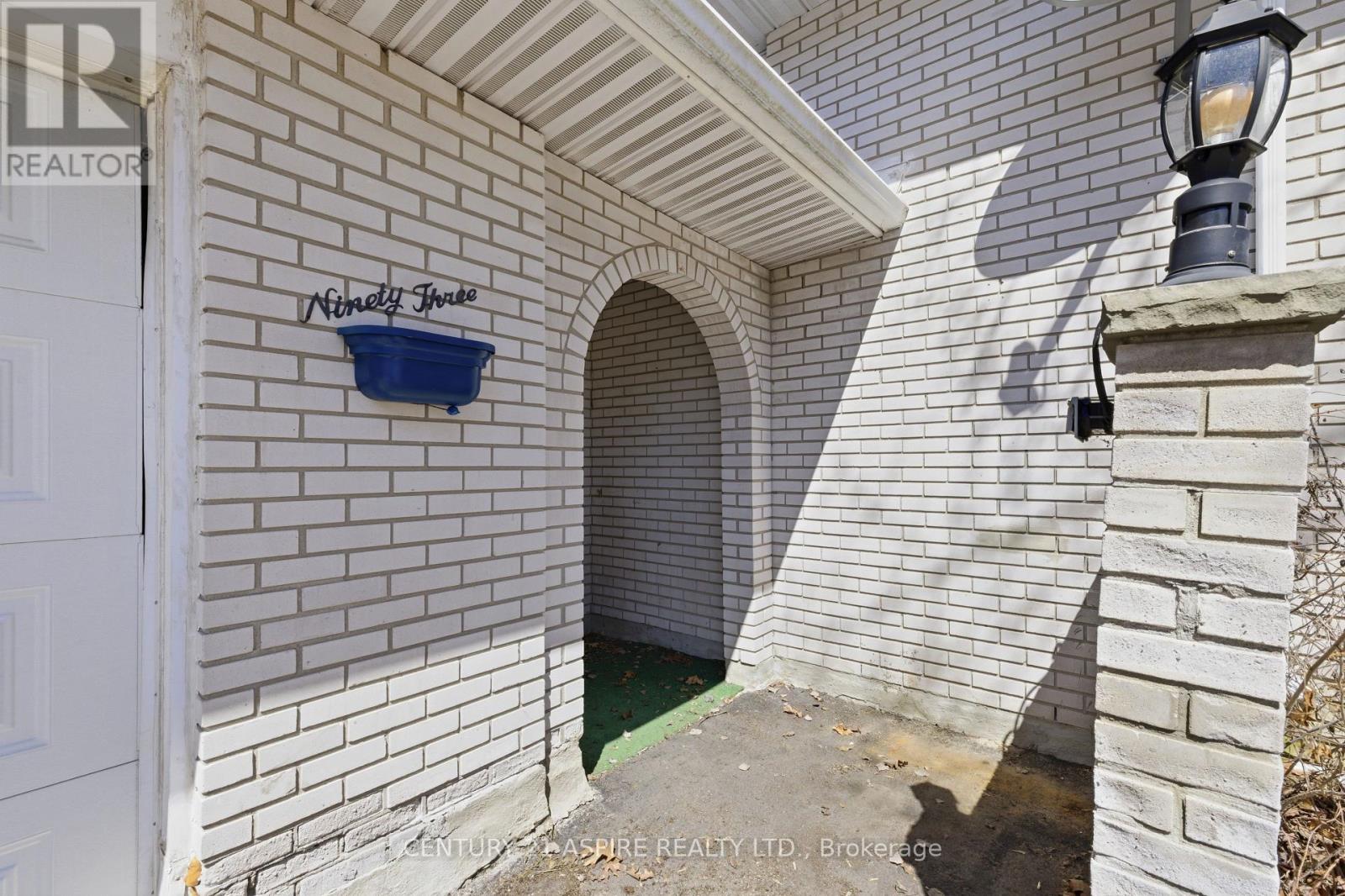 93 FRONTENAC CRESCENT, Deep River, Ontario, K0J1P0 — Photo 5