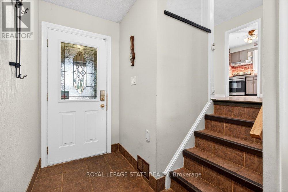 368 CARSON DRIVE, Hamilton (Lisgar), Ontario, L8T4V1 — Photo 5