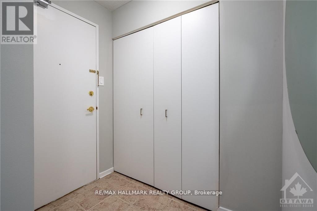 302 - 158C MCARTHUR AVENUE, Ottawa, Ontario, K1L8C9 — Photo 2