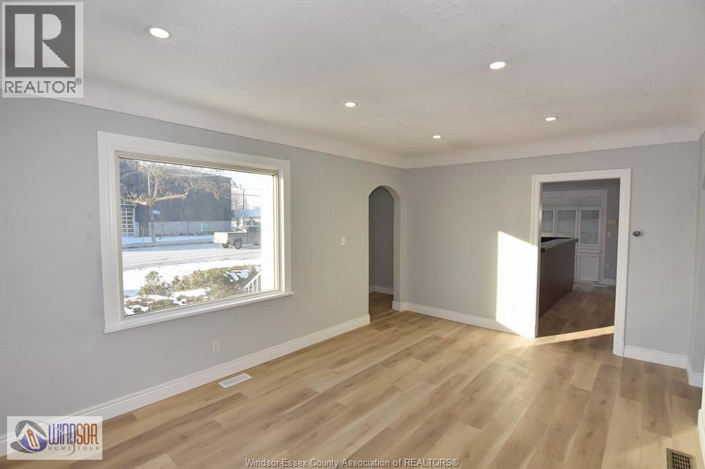 911 FRONT ROAD, LaSalle, Ontario, N9J2A5 — Photo 8