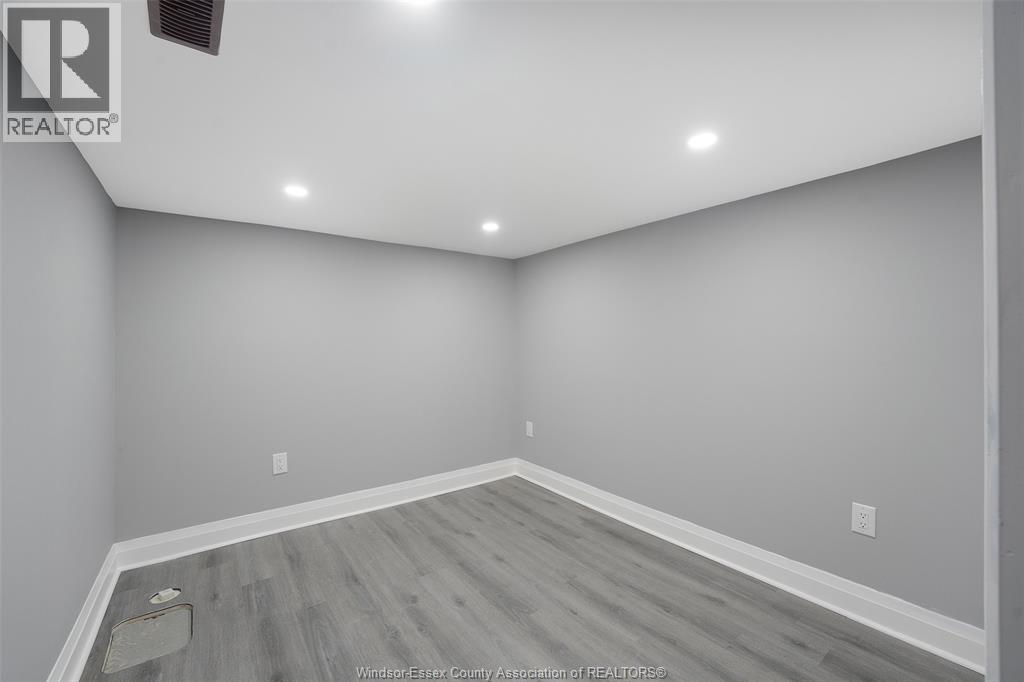 1059 ELSMERE AVENUE, Windsor, Ontario, N9A2B1 — Photo 22