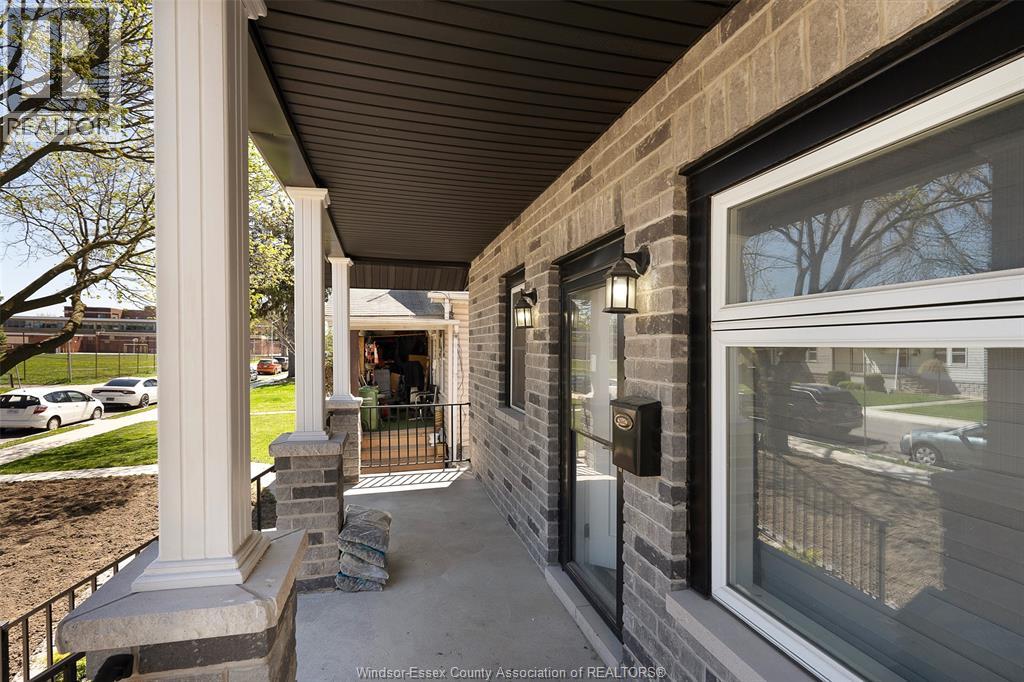 1059 ELSMERE AVENUE, Windsor, Ontario, N9A2B1 — Photo 3