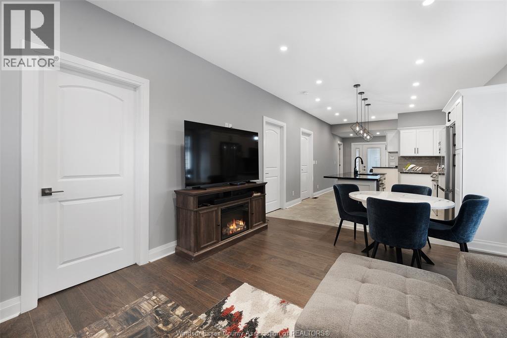 1059 ELSMERE AVENUE, Windsor, Ontario, N9A2B1 — Photo 6