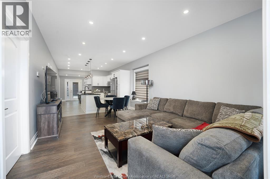 1059 ELSMERE AVENUE, Windsor, Ontario, N9A2B1 — Photo 7