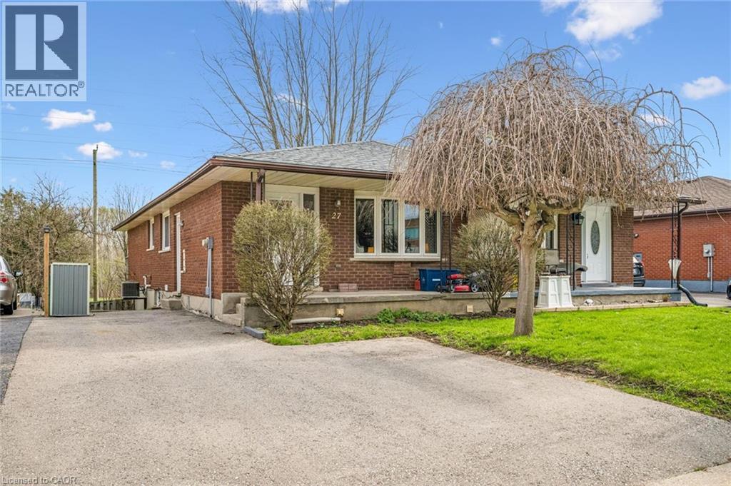 27 VICMOUNT Drive, Kitchener, Ontario, N2M2A2 — Photo 3