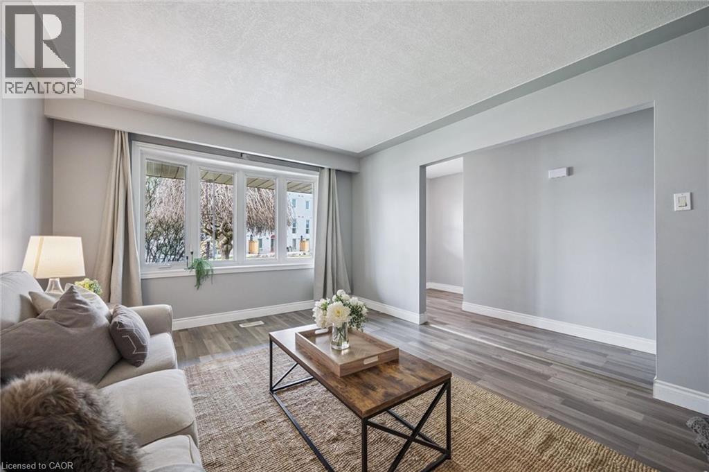 27 VICMOUNT Drive, Kitchener, Ontario, N2M2A2 — Photo 8