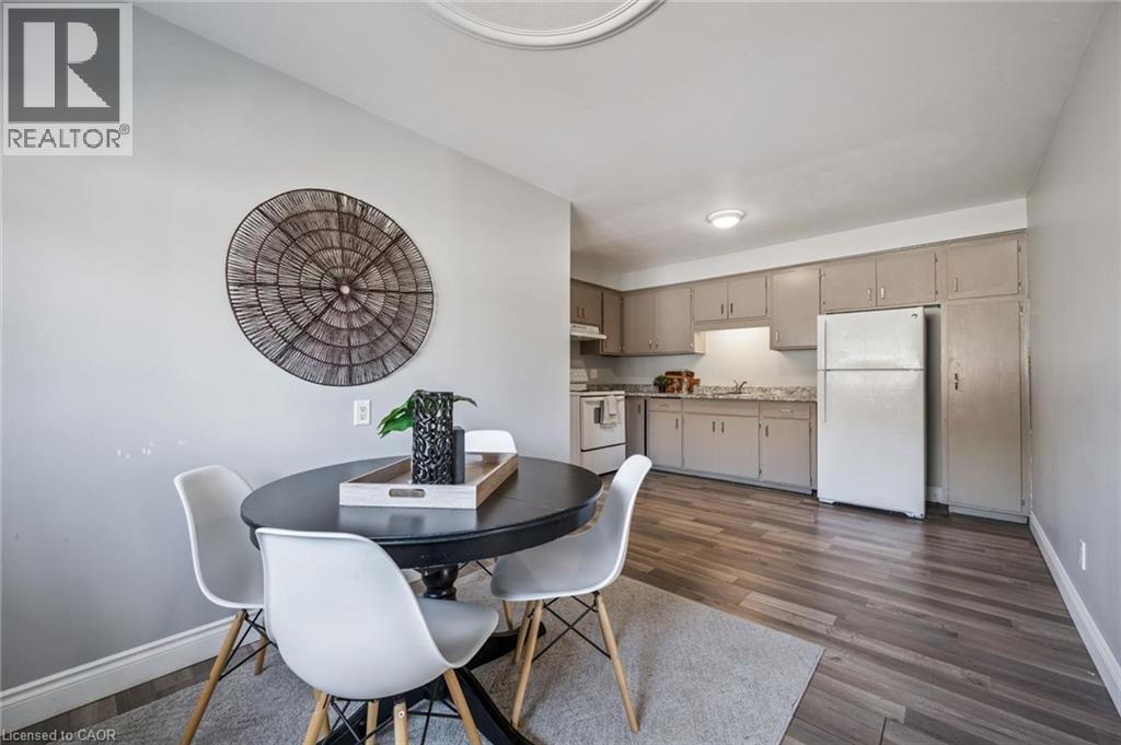 27 VICMOUNT Drive, Kitchener, Ontario, N2M2A2 — Photo 12