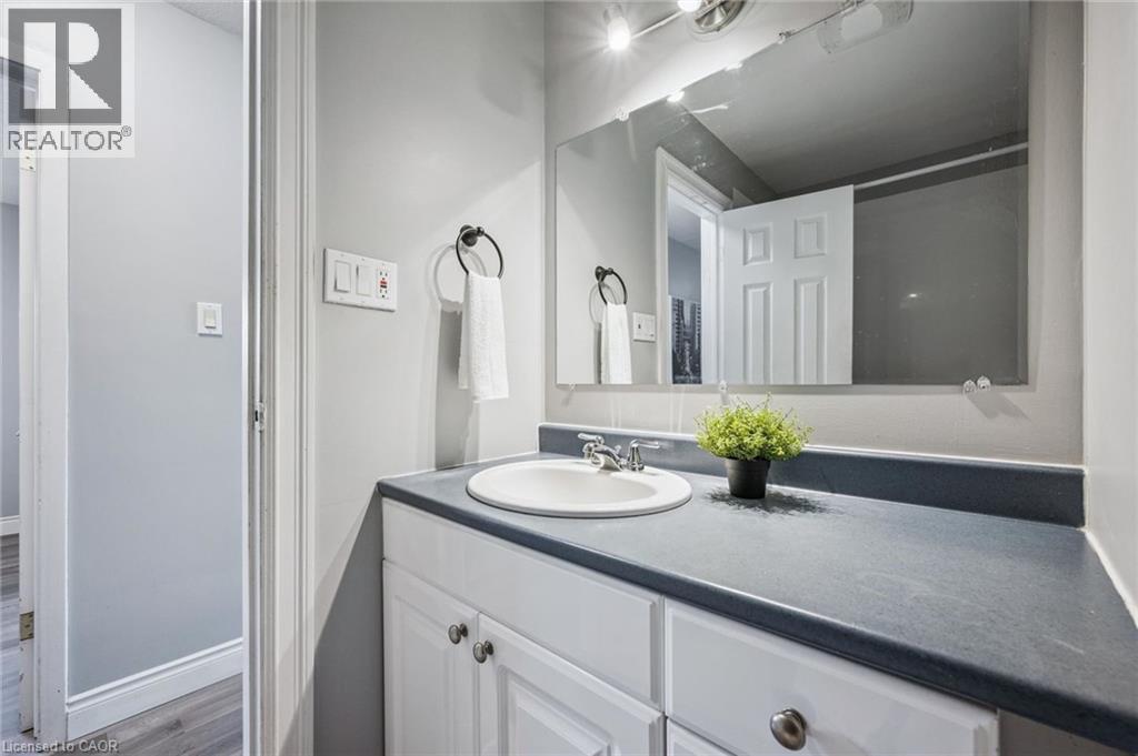 27 VICMOUNT Drive, Kitchener, Ontario, N2M2A2 — Photo 22