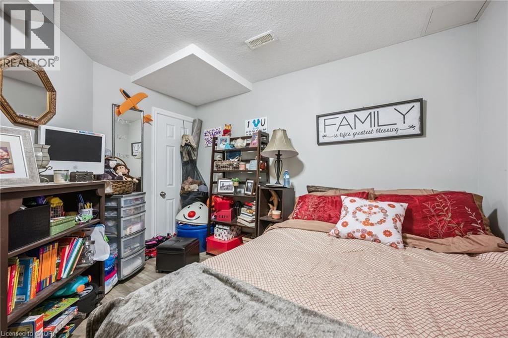 27 VICMOUNT Drive, Kitchener, Ontario, N2M2A2 — Photo 32