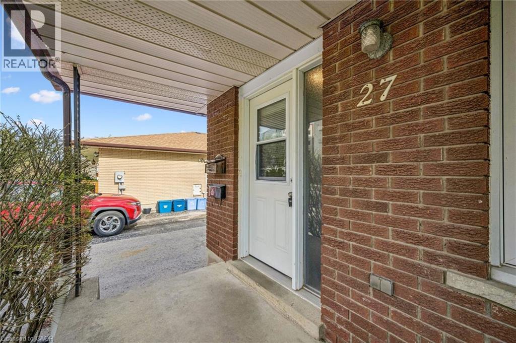 27 VICMOUNT Drive, Kitchener, Ontario, N2M2A2 — Photo 4