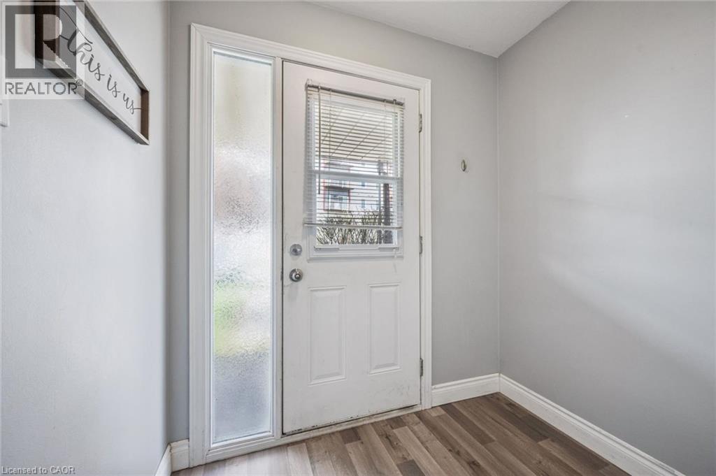 27 VICMOUNT Drive, Kitchener, Ontario, N2M2A2 — Photo 5