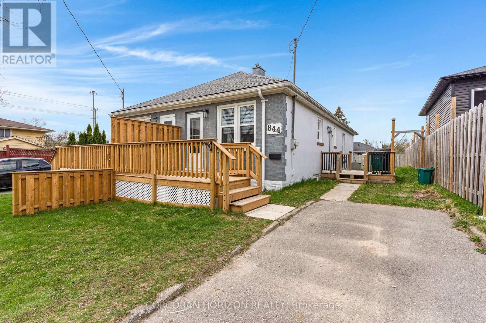844 STIRLING AVENUE S, Kitchener, Ontario, N2M3K3 — Photo 2