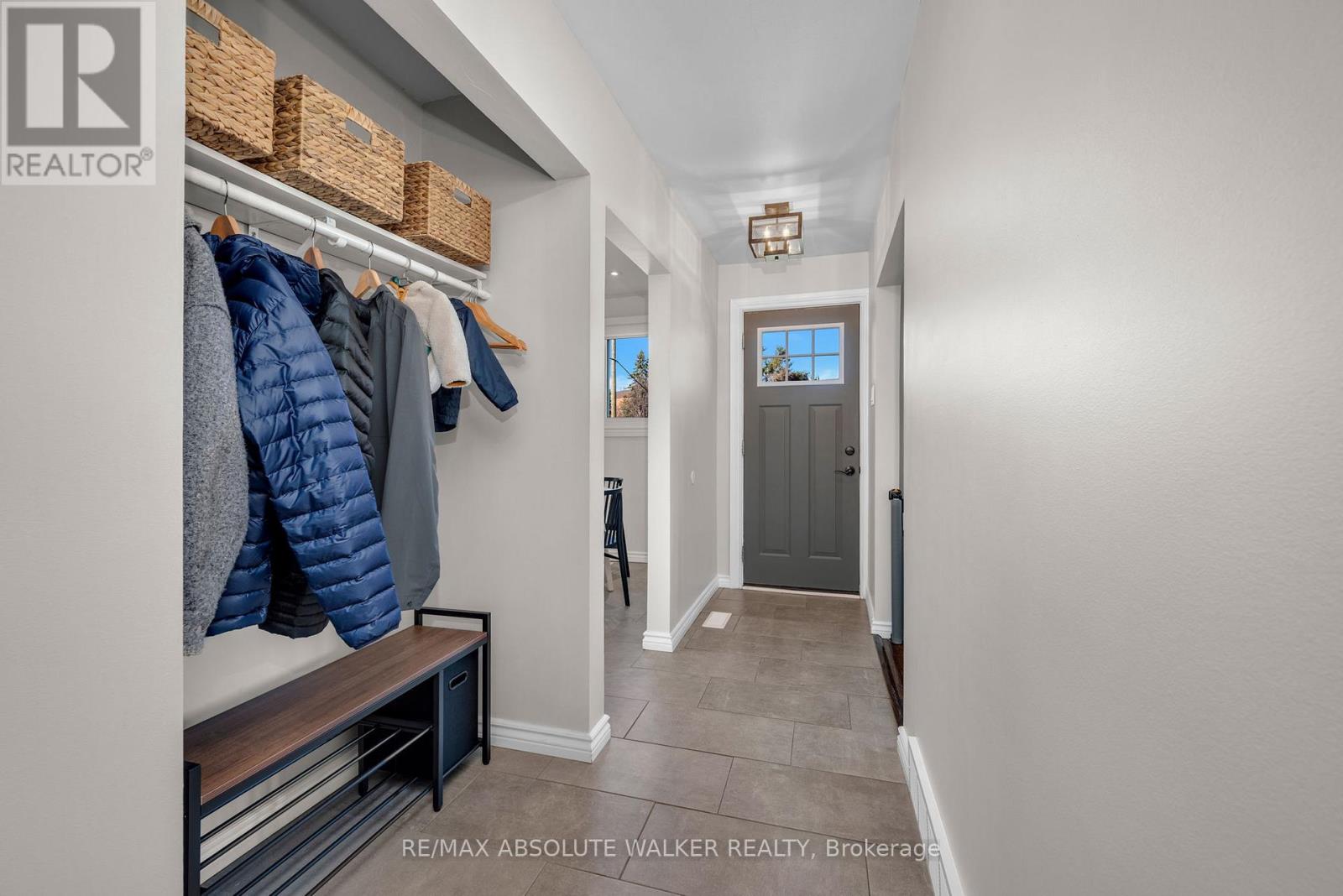 2052 VALLEY DRIVE, Ottawa, Ontario, K1G2P4 — Photo 3