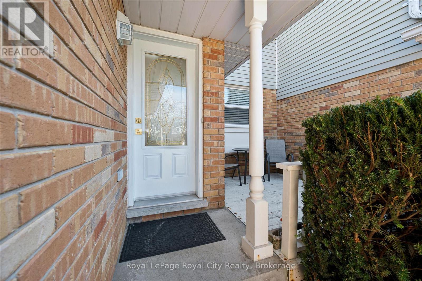 33 FAIRGREEN CLOSE, Cambridge, Ontario, N1T1T6 — Photo 4