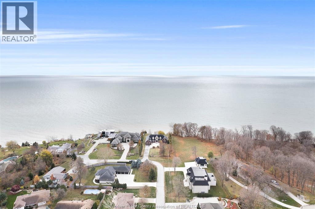 2055 HICKORY LANE, Kingsville, Ontario, N9Y2X9 — Photo 3