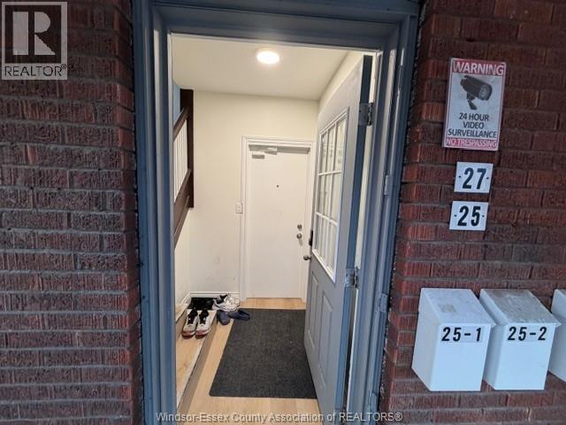 25 GILES BOULEVARD Unit# MAIN LEVEL, Windsor, Ontario, N9A4B6 — Photo 3