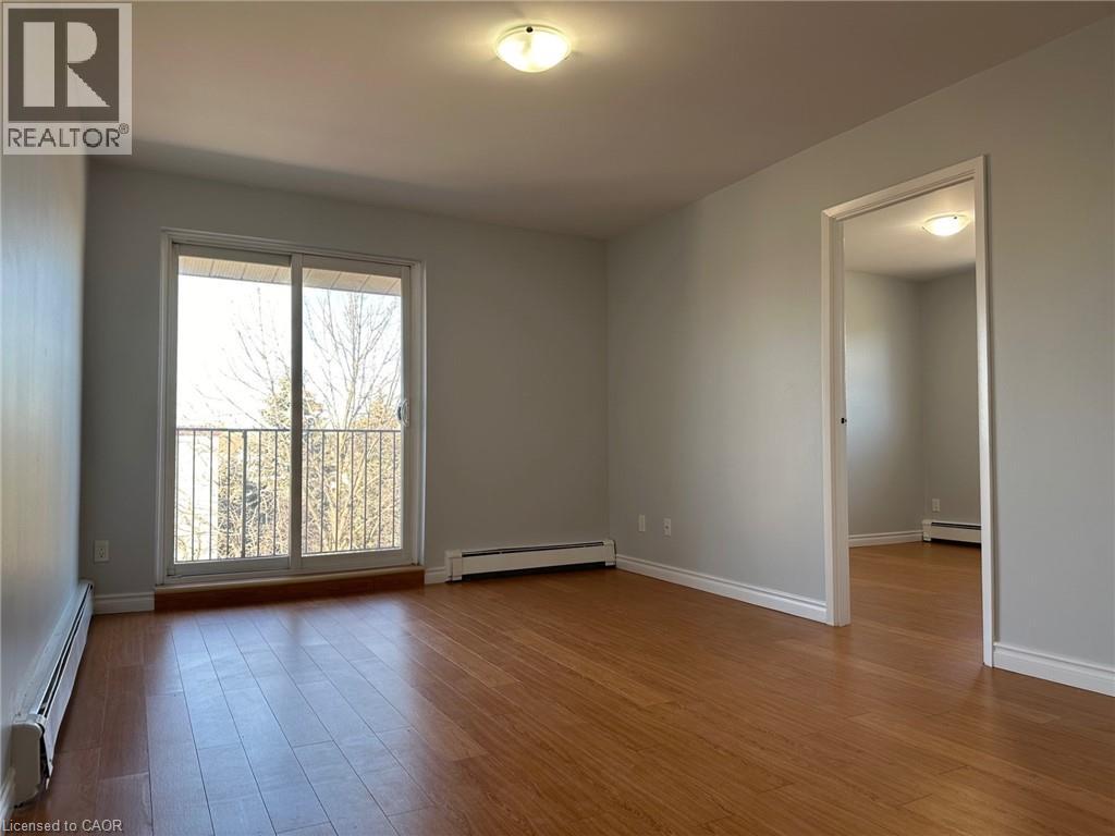 15 MOWAT Boulevard Unit# 14, Kitchener, Ontario, N2E1J1 — Photo 12