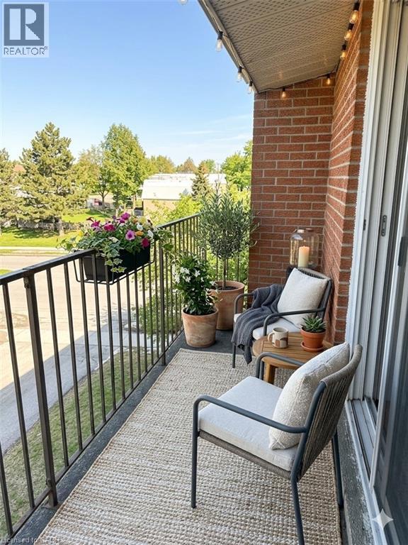 15 MOWAT Boulevard Unit# 14, Kitchener, Ontario, N2E1J1 — Photo 13