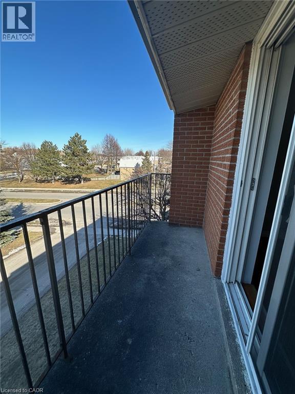 15 MOWAT Boulevard Unit# 14, Kitchener, Ontario, N2E1J1 — Photo 14