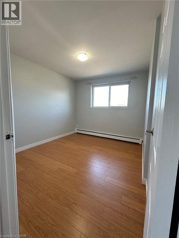 15 MOWAT Boulevard Unit# 14, Kitchener, Ontario, N2E1J1 — Photo 9