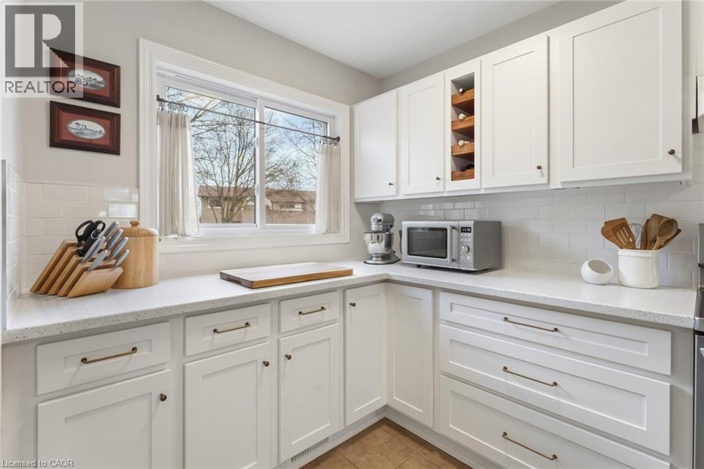 201 QUEEN VICTORIA Drive Unit# 121, Hamilton, Ontario, L8W1W7 — Photo 6