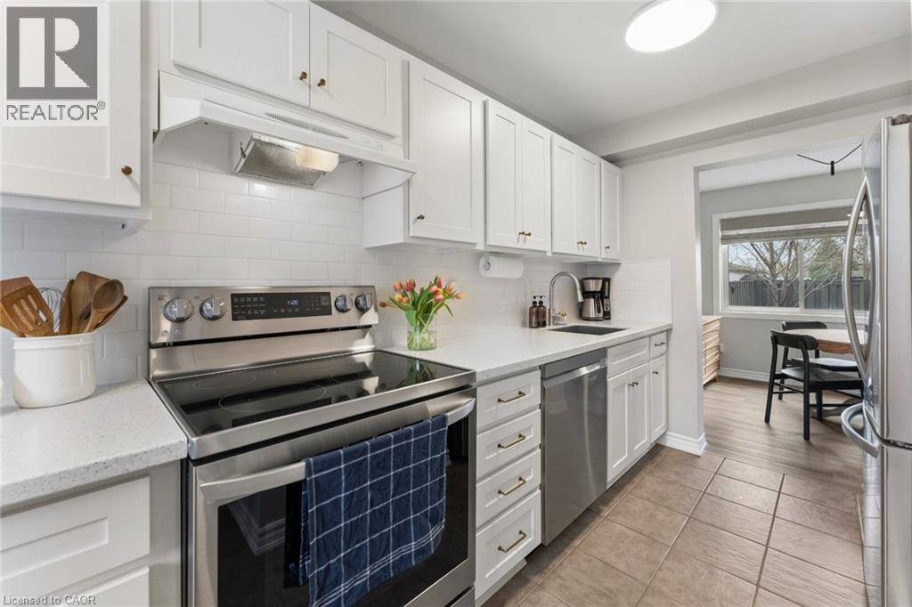 201 QUEEN VICTORIA Drive Unit# 121, Hamilton, Ontario, L8W1W7 — Photo 7