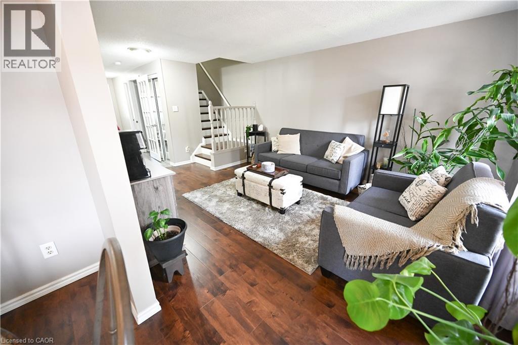 59 EDGEMERE Drive, Cambridge, Ontario, N1P1B3 — Photo 3