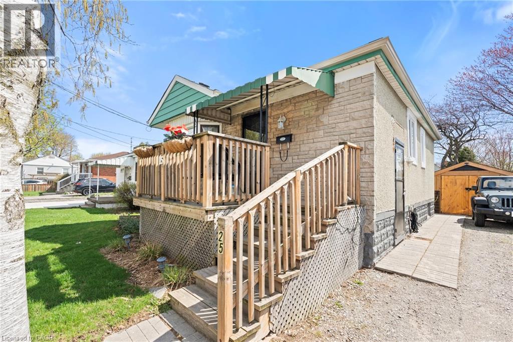 25 EAST 39TH Street, Hamilton, Ontario, L8V4G9 — Photo 3