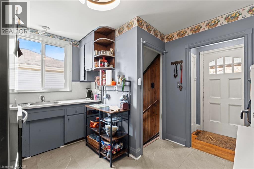 25 EAST 39TH Street, Hamilton, Ontario, L8V4G9 — Photo 5