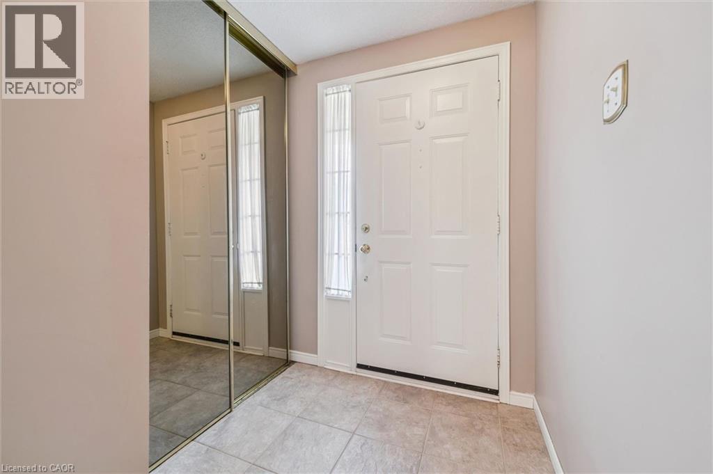 496 BEECHWOOD Drive Unit# 1, Waterloo, Ontario, N2T2C4 — Photo 3