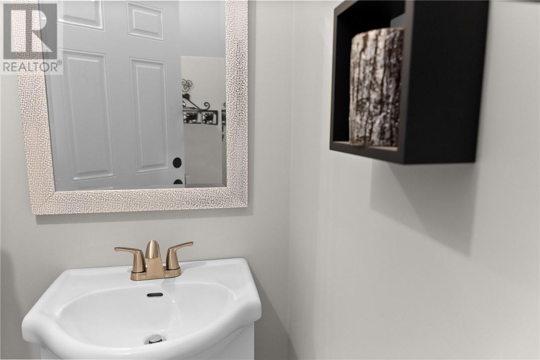 1836 Yorkshire Drive, Val Caron, Ontario, P3N1R9 — Photo 55