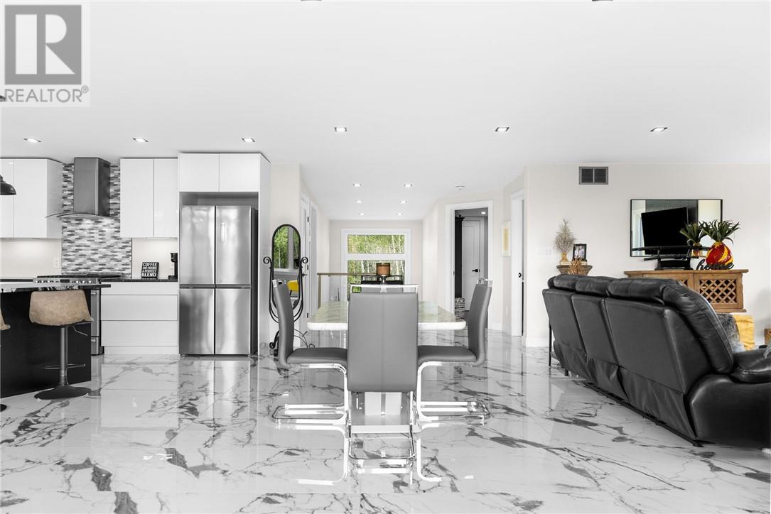 1836 Yorkshire Drive, Val Caron, Ontario, P3N1R9 — Photo 8