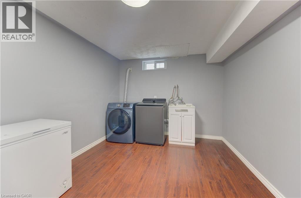 198 THE COUNTRY Way, Kitchener, Ontario, N2E2P4 — Photo 19