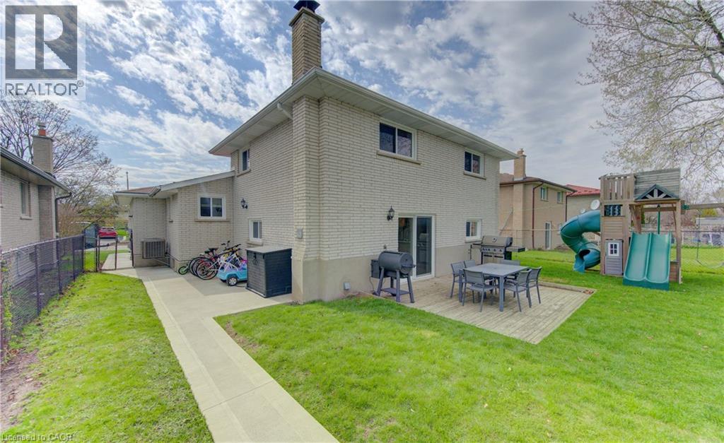 198 THE COUNTRY Way, Kitchener, Ontario, N2E2P4 — Photo 24