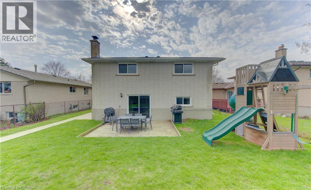 198 THE COUNTRY Way, Kitchener, Ontario, N2E2P4 — Photo 25