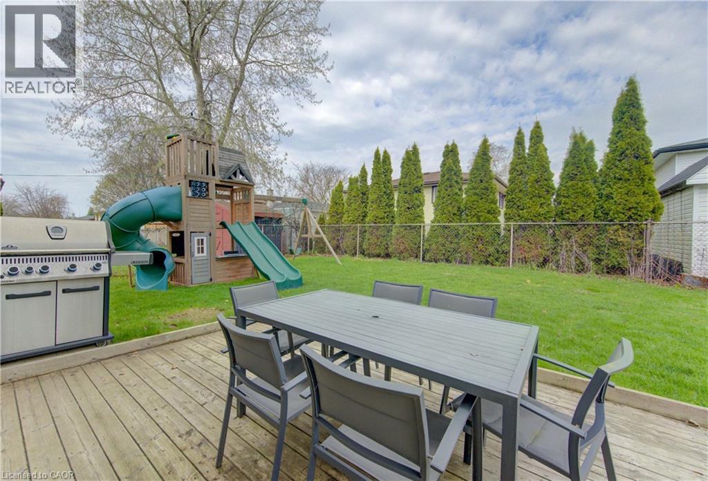 198 THE COUNTRY Way, Kitchener, Ontario, N2E2P4 — Photo 26