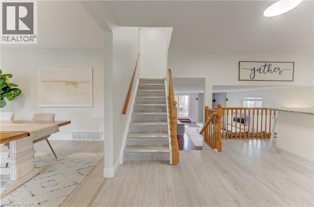 198 THE COUNTRY Way, Kitchener, Ontario, N2E2P4 — Photo 7