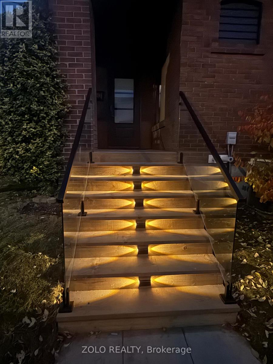 98 WOODMOUNT AVENUE, Toronto (Danforth), Ontario, M4C3Y2 — Photo 3