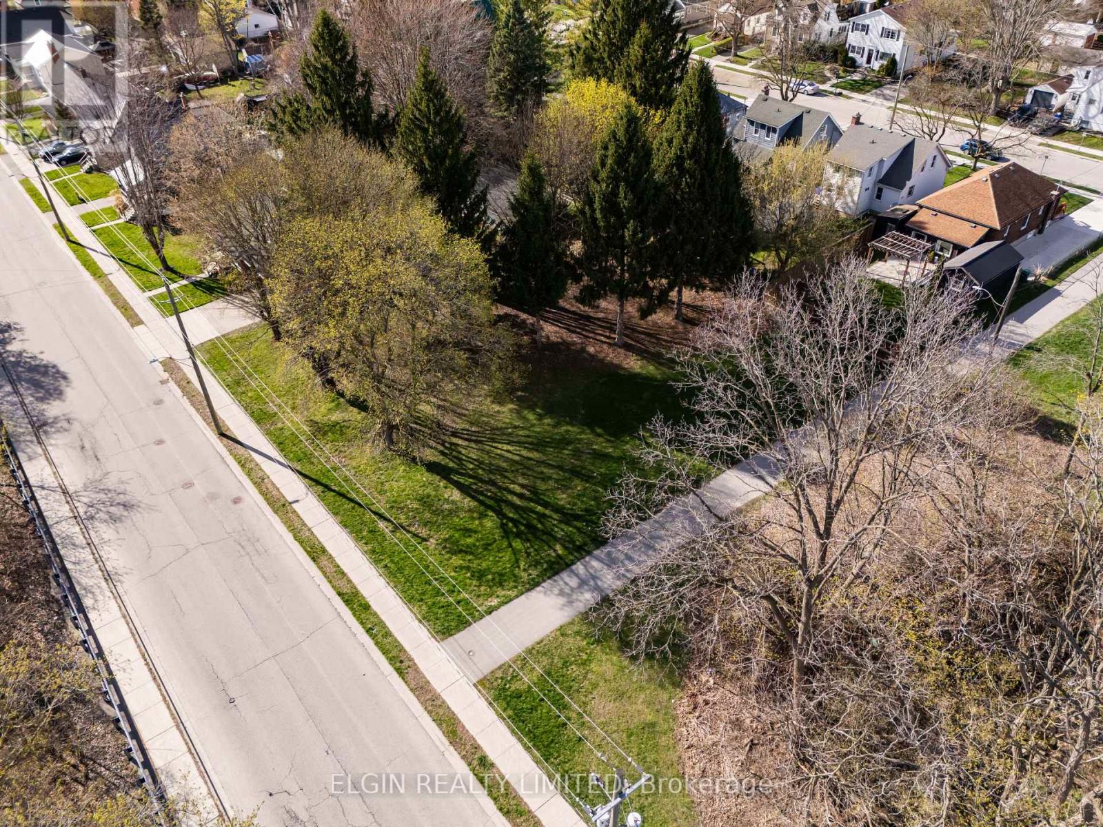 94 CHESTNUT STREET, St. Thomas, Ontario, N5R2A9 — Photo 2