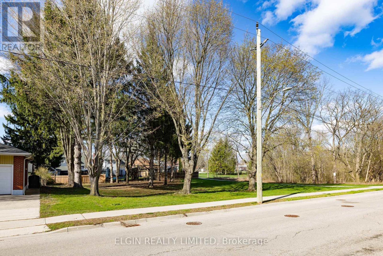 94 CHESTNUT STREET, St. Thomas, Ontario, N5R2A9 — Photo 9