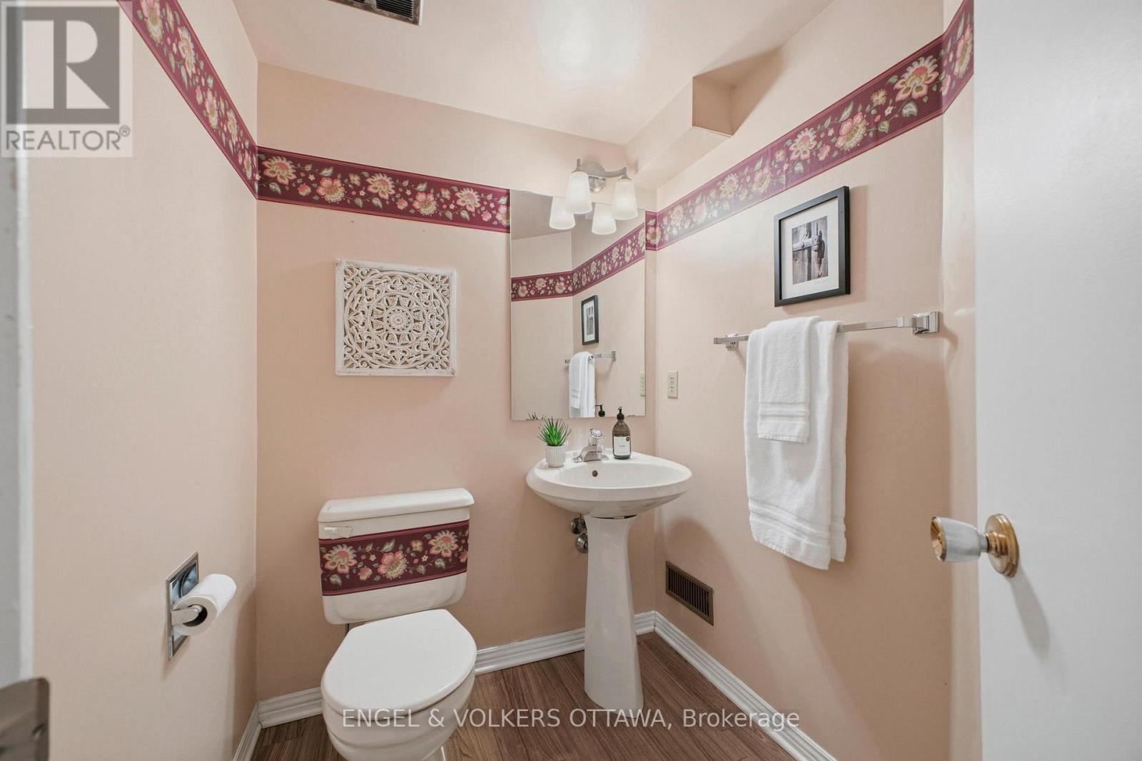 17 DURBIN COURT, Ottawa, Ontario, K2L3T7 — Photo 4