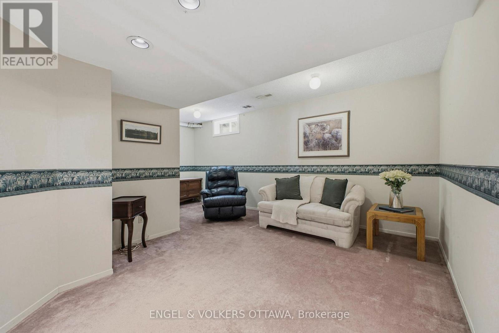 17 DURBIN COURT, Ottawa, Ontario, K2L3T7 — Photo 5